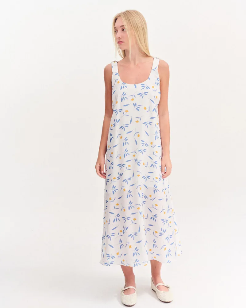 Φόρεμα floral με T-shirt | Case Study