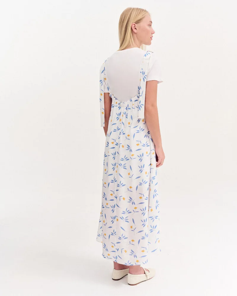 Φόρεμα floral με T-shirt | Case Study