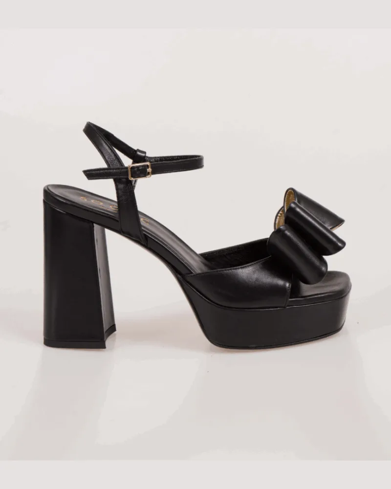Μαύρα δερμάτινα πέδιλα so chic