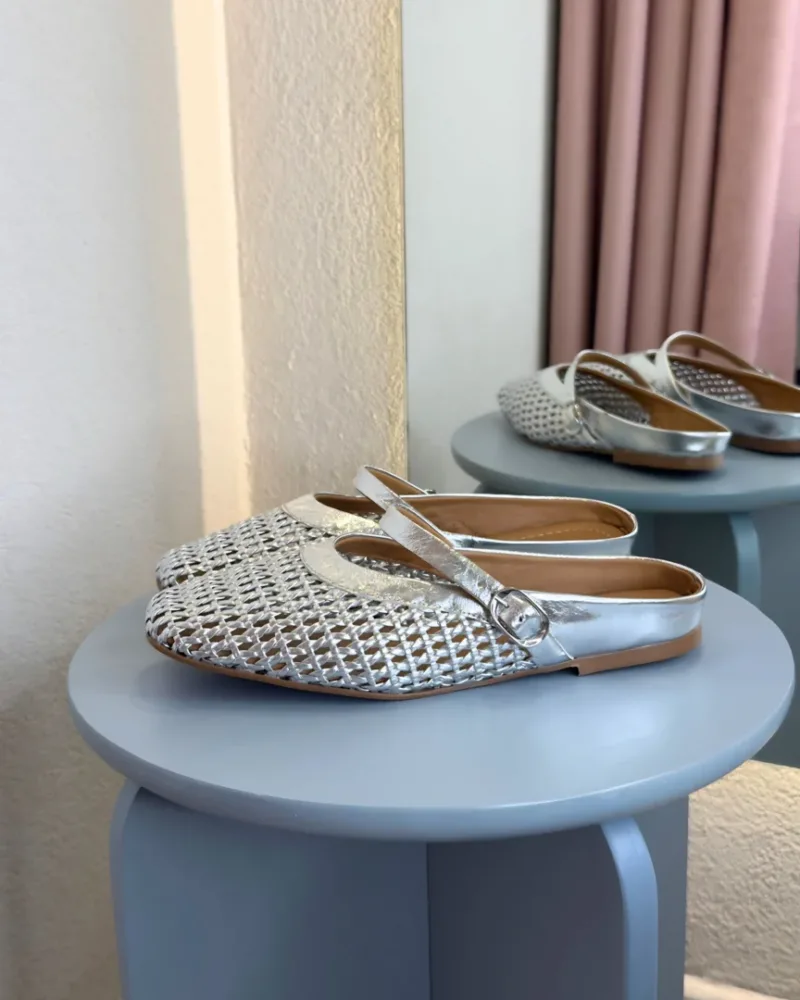 So Chic Δερμάτινα Ασημί Πλεκτά Mules Flat