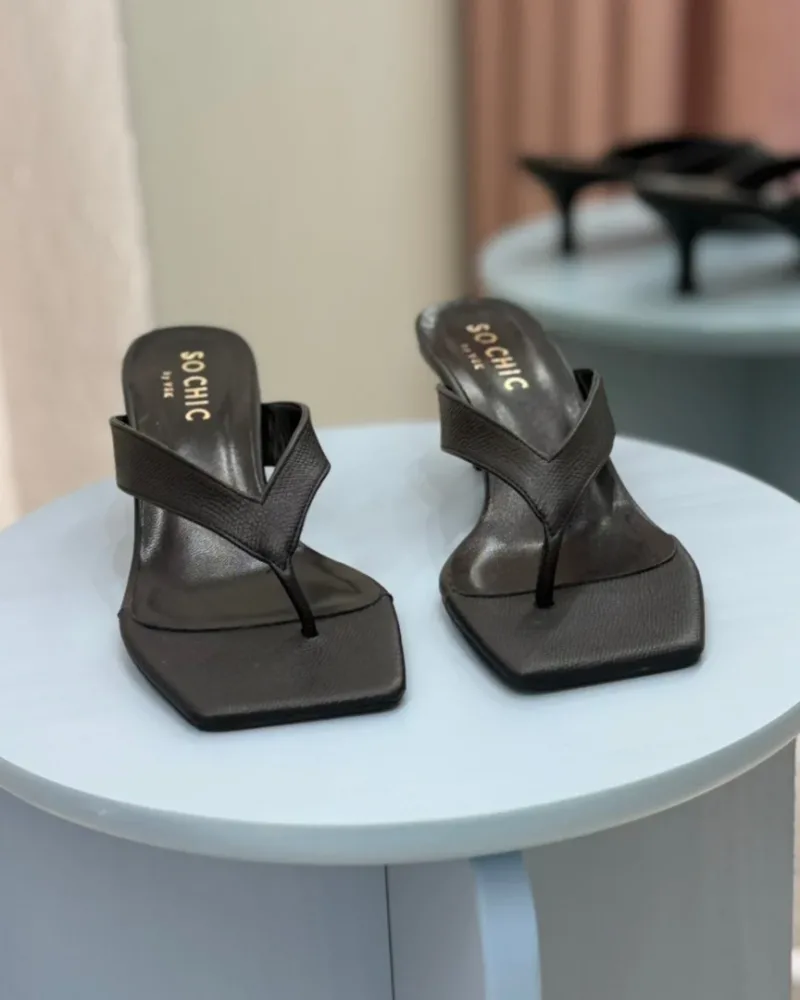 So Chic Ning Δερμάτινα Mules Μαύρα
