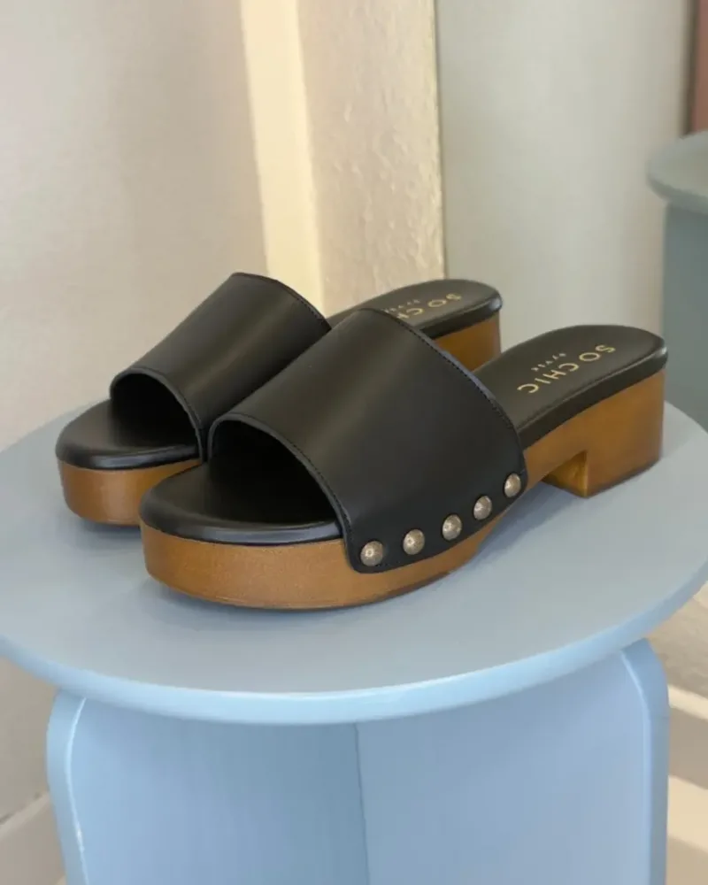 So Chic Μαύρα Σαμπό Terez